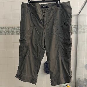 Apt. 9 green Cargo Capris 16w